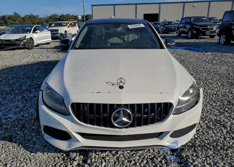 2018 Mercedes-Benz C 300 z USA, uszkodzony, nr VIN WDDWF4JB6JR330485